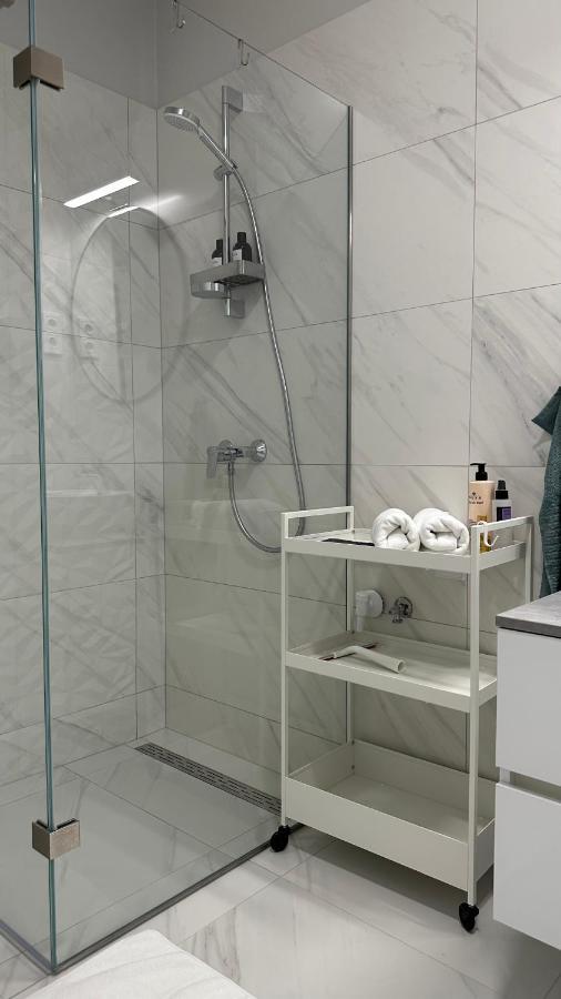 Linden Apartman 001 - Adults Only โมชนมายารูวาร์ ภายนอก รูปภาพ